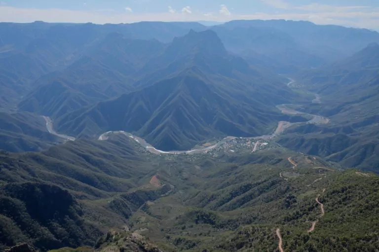 Mexiko Bahnreise Chepe Blick in Canyon