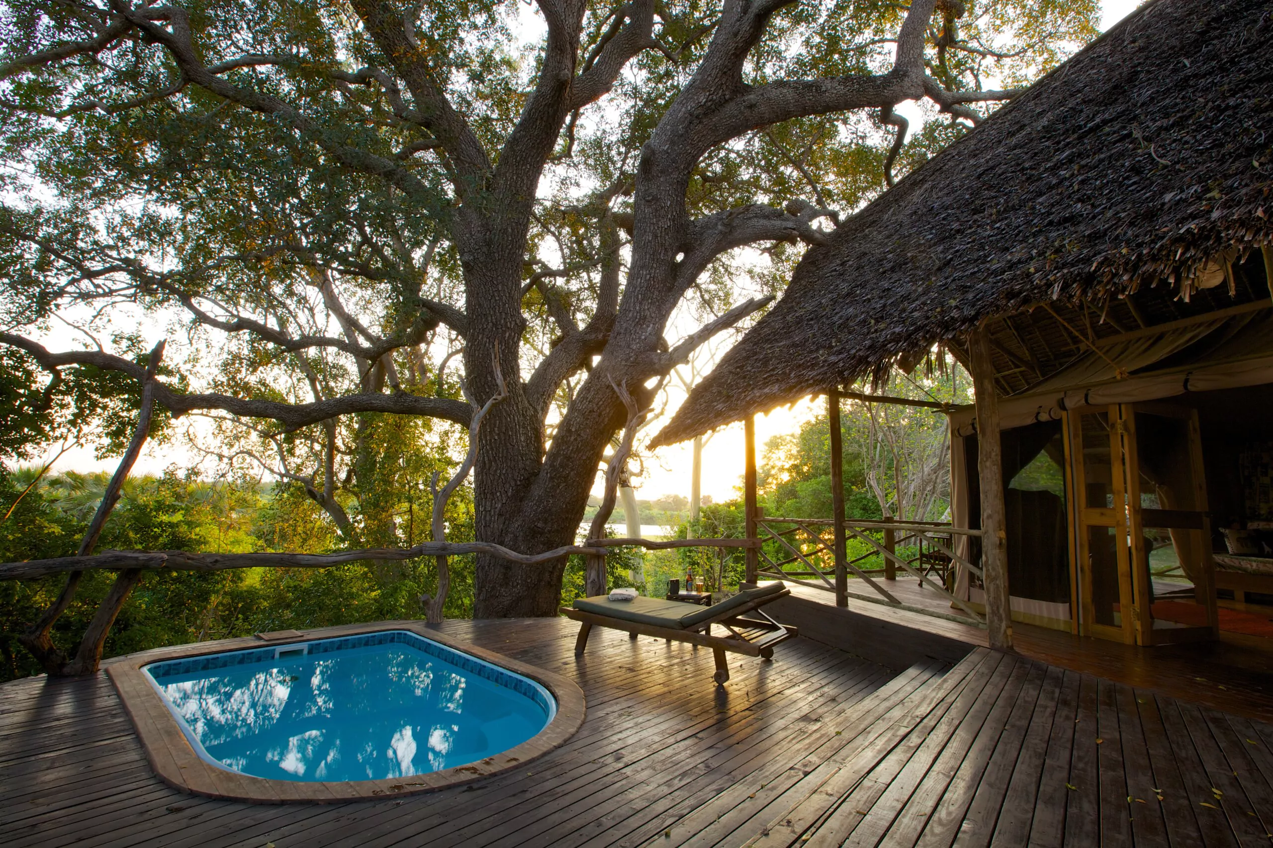 Tansania Safari Nyerere National Park Rufiji River Camp Cottag mit Pool