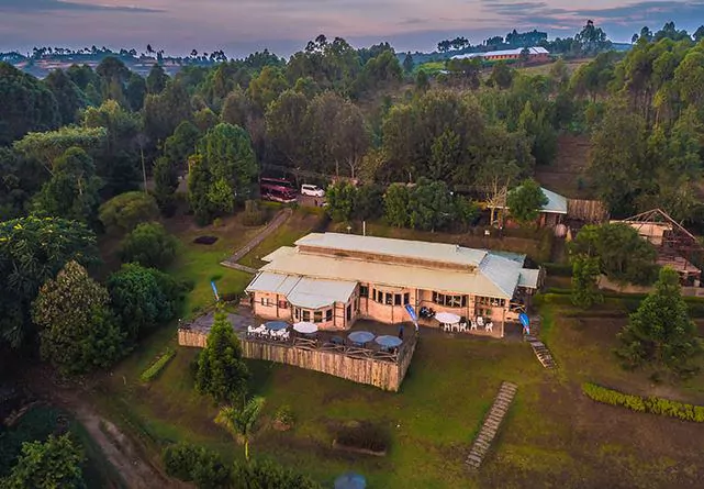 Uganda Rundreise Lake Bunyonyi Arcadia Cottages aussen
