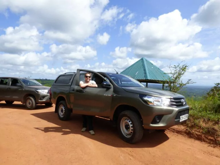 Kenia_Safari_Toyota_Hilux_Pickup_Gelandewagen_johannes