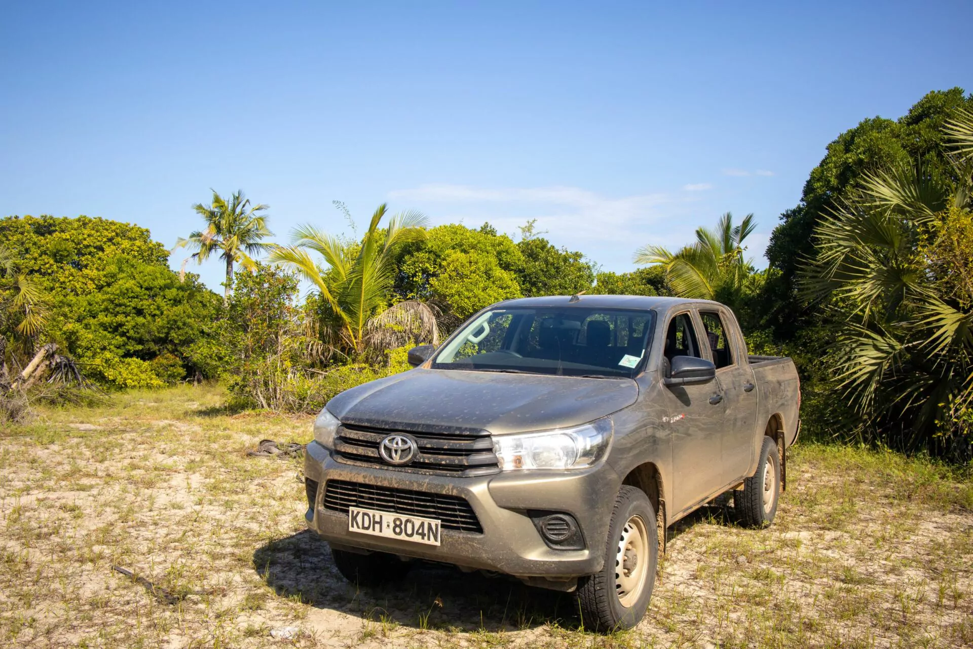 Kenia Safari Toyota Hilux Pickup Gelandewagen vorne