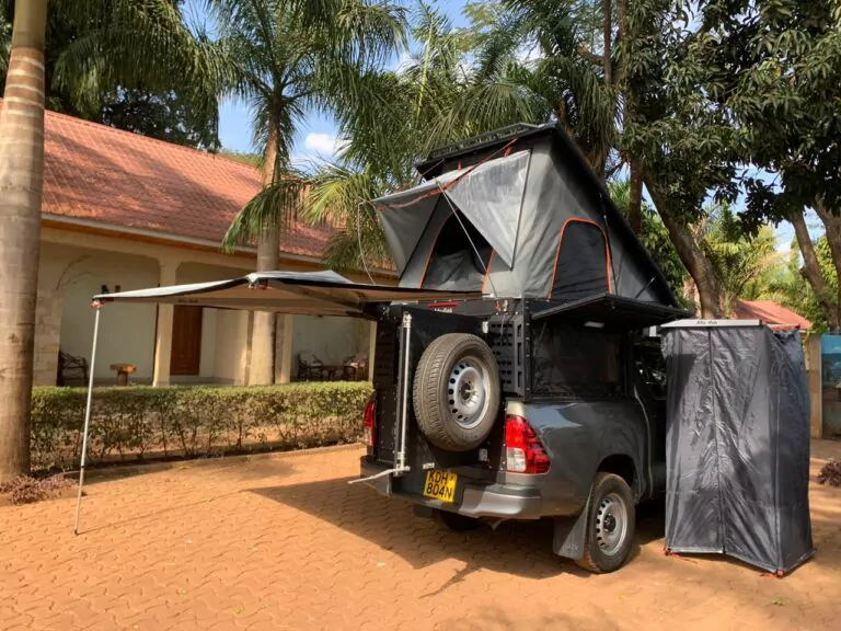 Kenia_Selbtsfahrerreise_Toyota_Hilux_Campingfahrzeug