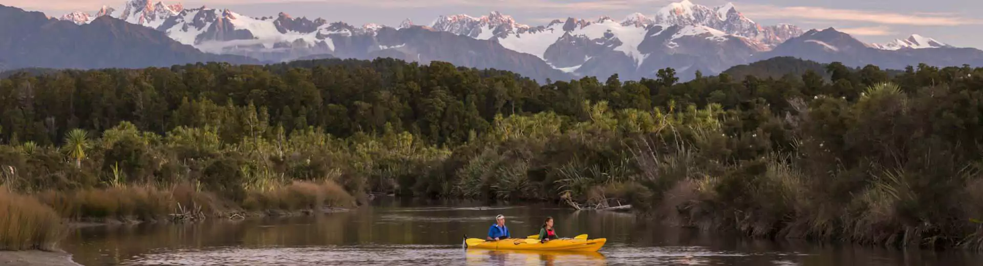 Aktivreisen Neuseeland Rundreisen West Coast Okarito Gletscher Kanu See Panorama