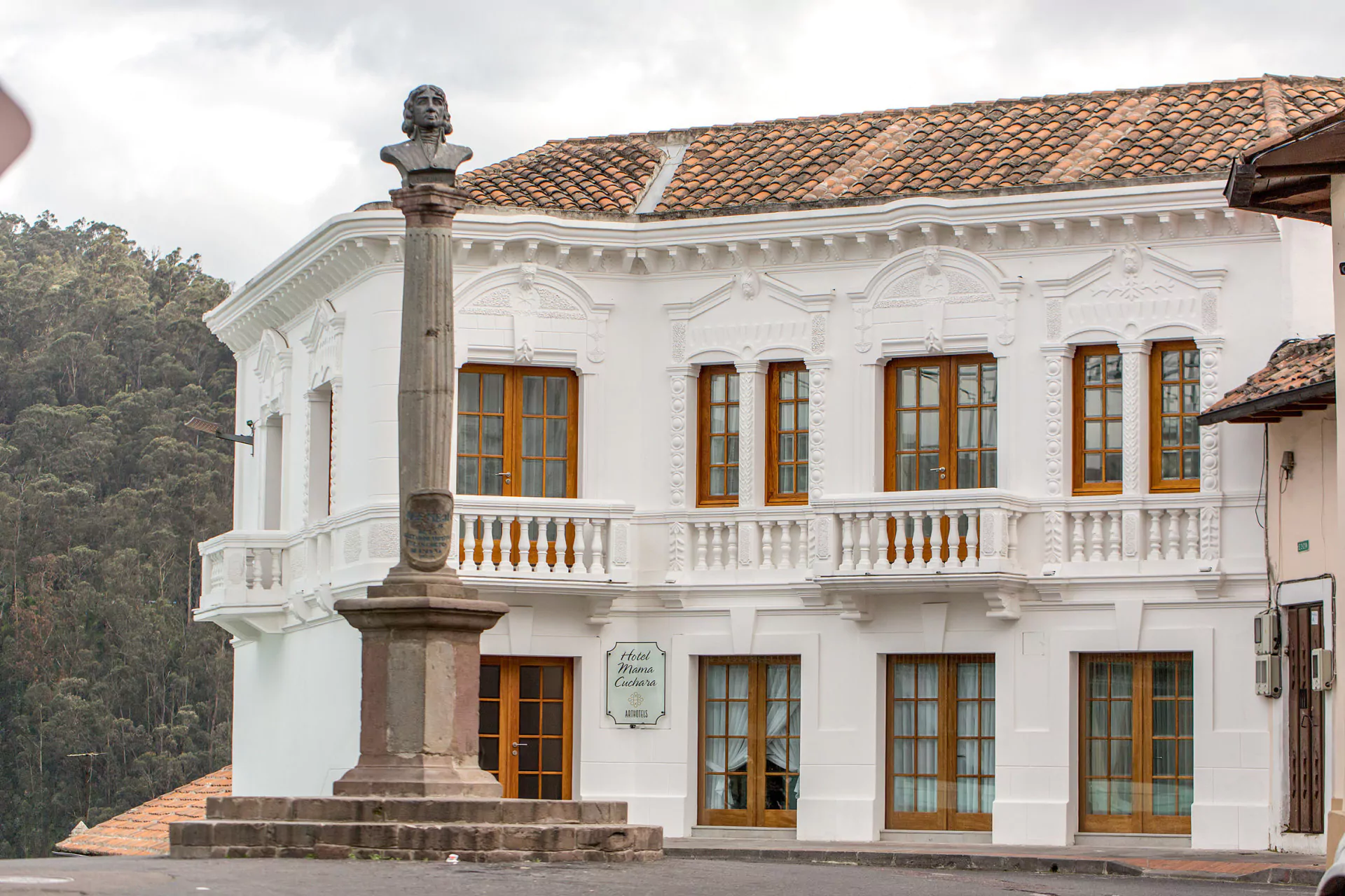 Ecuador Reisen Quito Hotel Mama Cuchara Aussenansicht