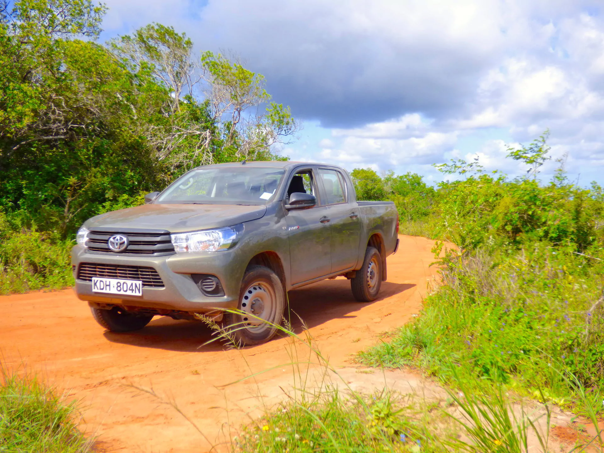 Kenia_Safari_Toyota_Hilux_Shimba_Hills
