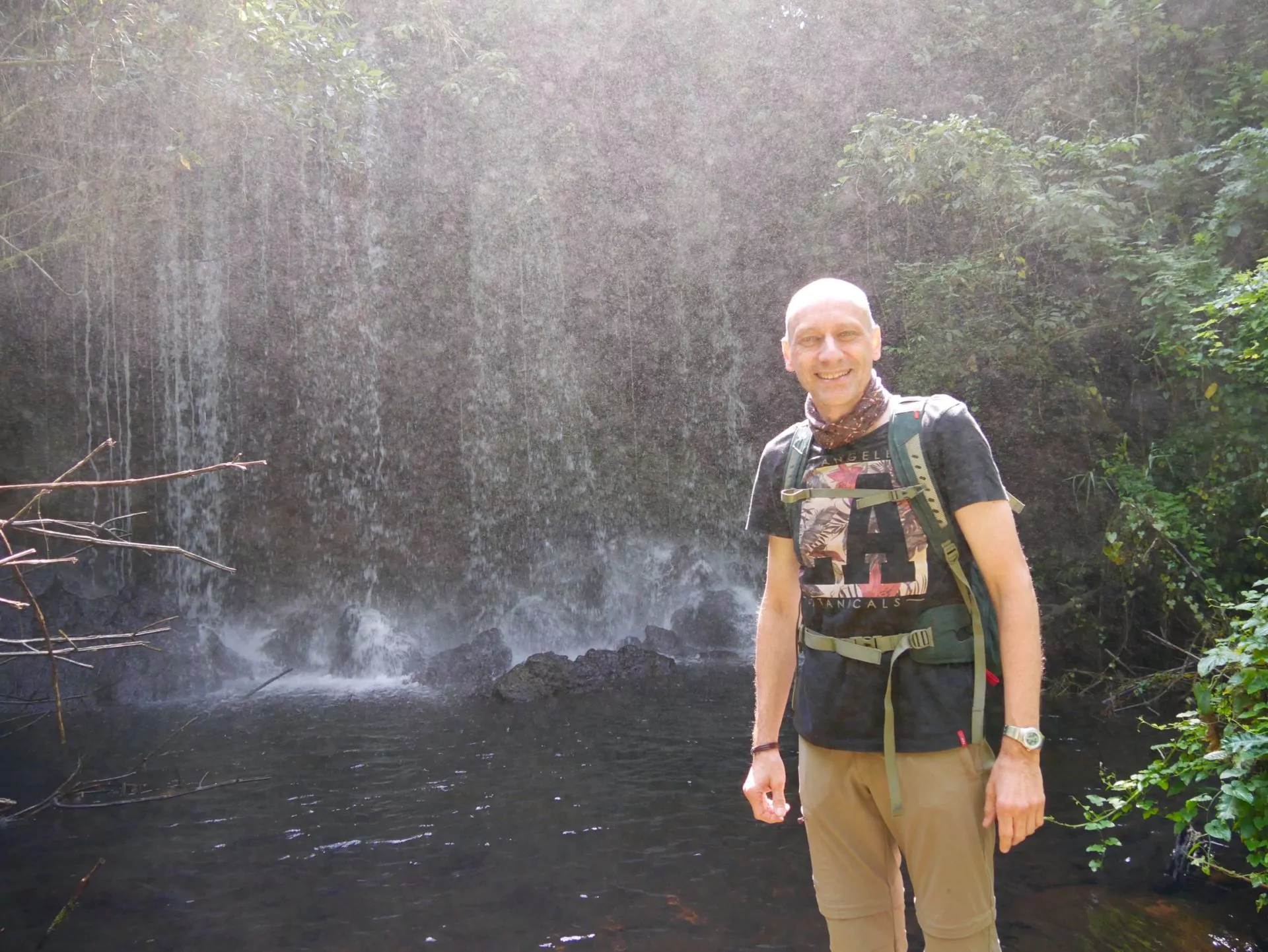 Uganda Rundreisen Peter-am-Wasserfall