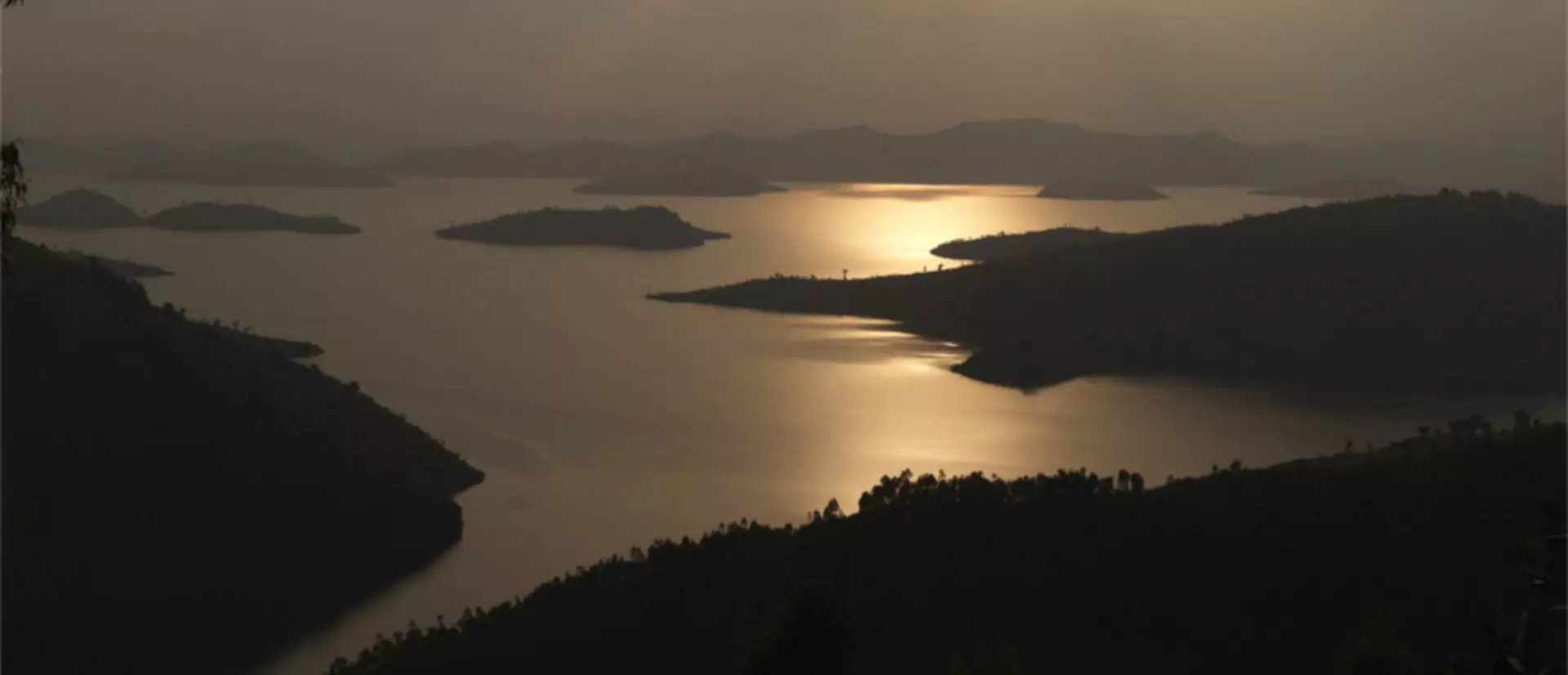 Ruanda Reise lake kivu bei sonnenuntergang