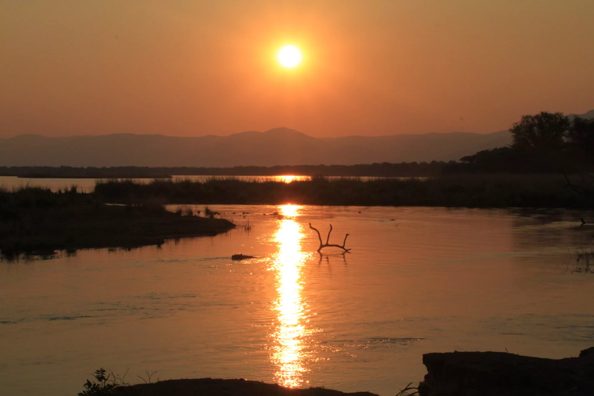 Sambia Reise Lower Zambezi Nationalpark Sonnenuntergang