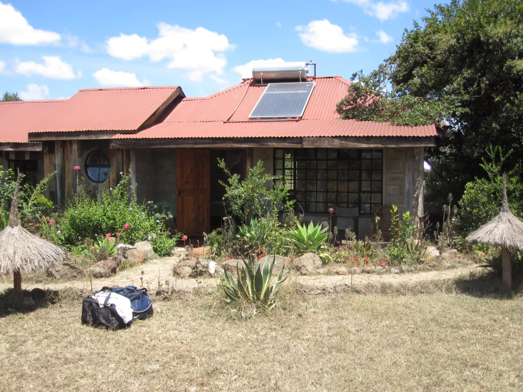 Kenia Safari Sandai Farm Garten vor dem Haupthaus