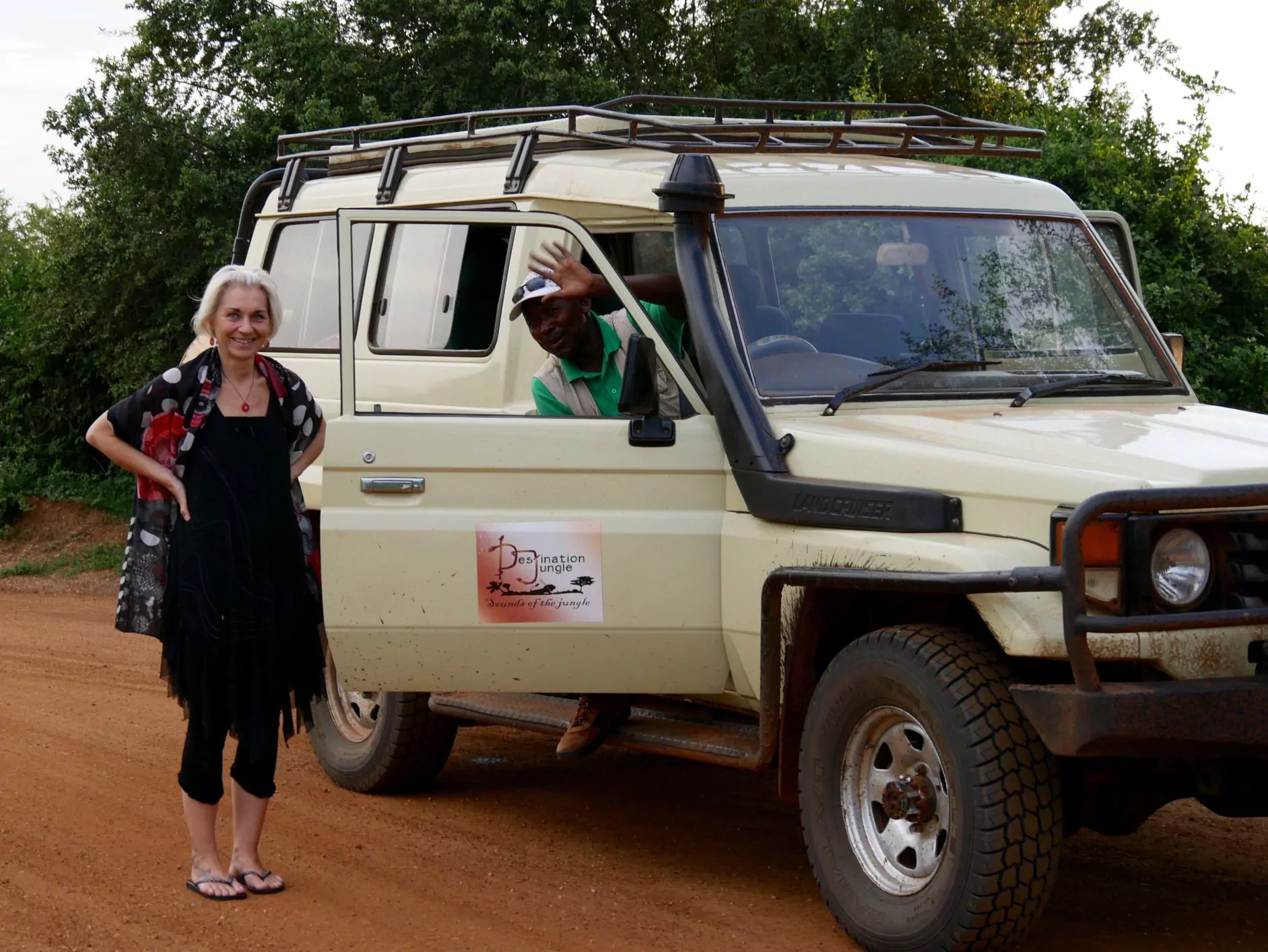 Uganda Rundreisen Steffi-Lawrence-und-unser-Jeep