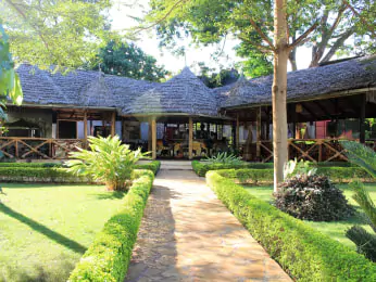 Tansania Safari Moshi Chanya Lodge Garten Restaurant