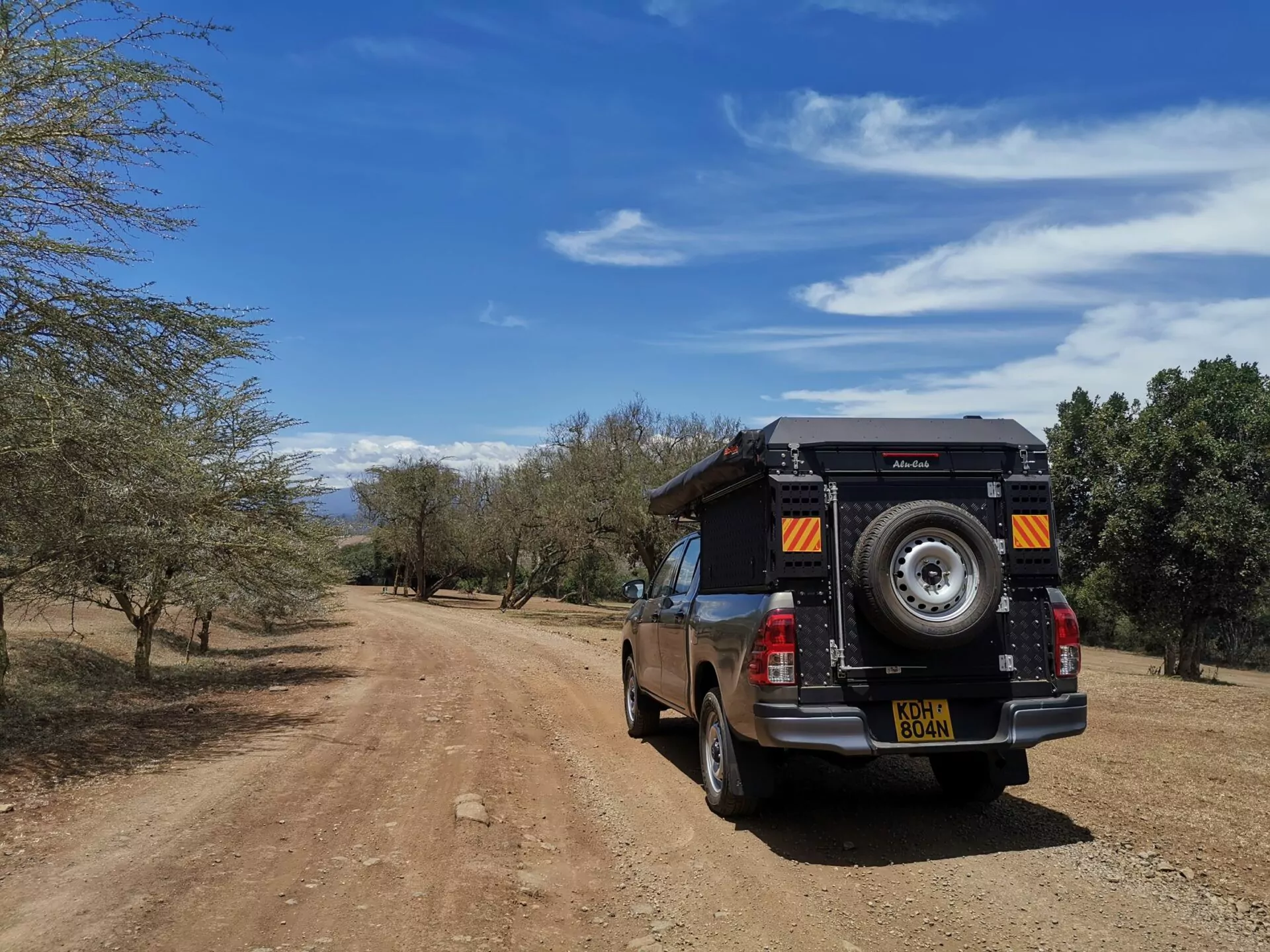 kenia_selbstfahrerreise_camper_on_tour_jeep_mit_aufsatz