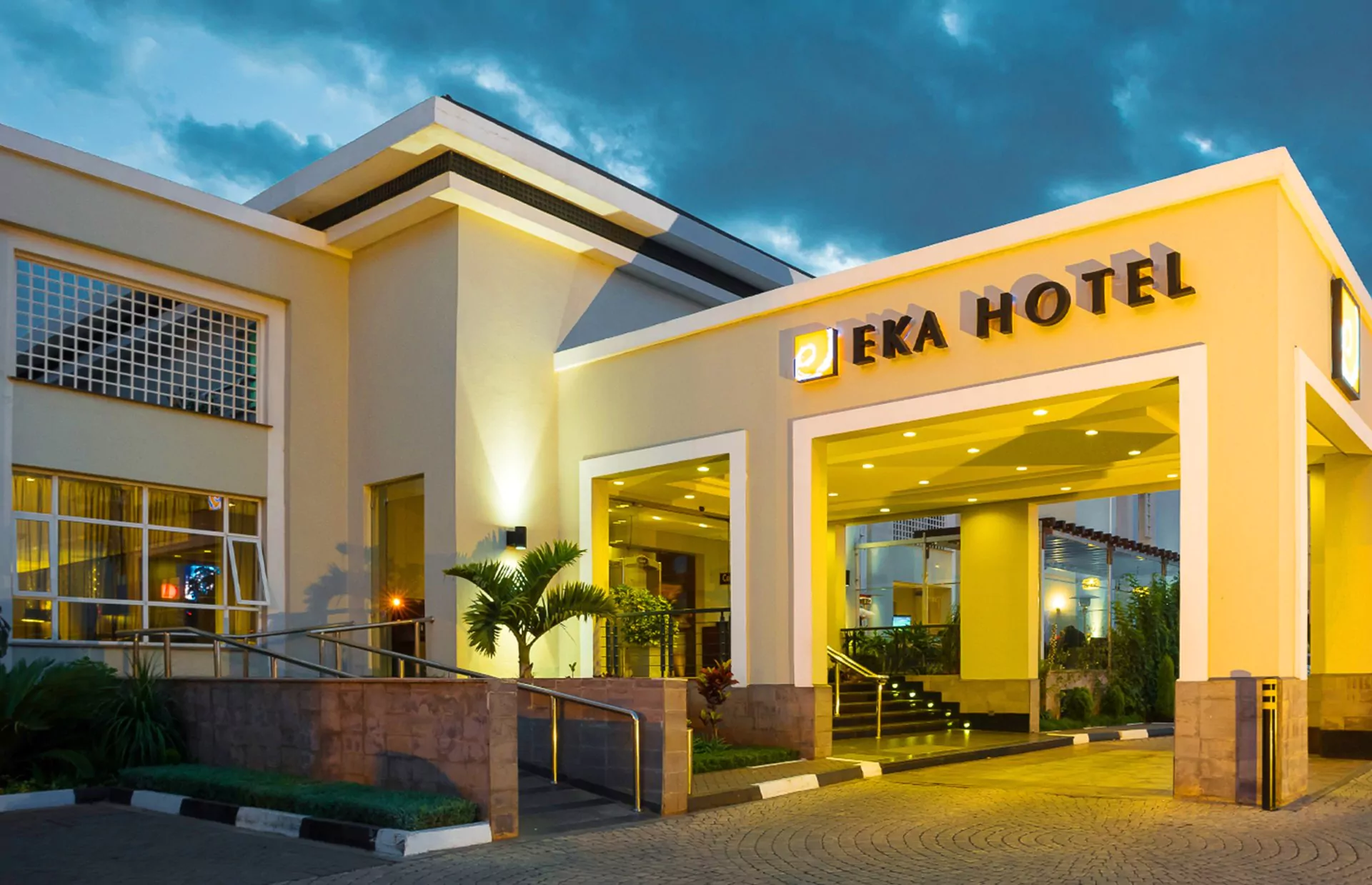 Kenia Safari Nairobi Eka Hotel Fassade Haupteingang